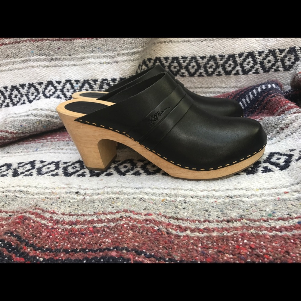 Swedish Clogs: 9